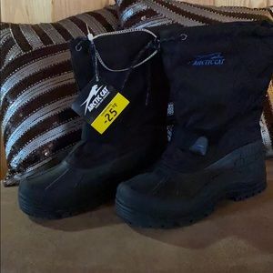 NWT Arctic Cat Woman’s Boots
